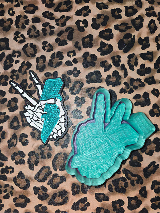 Skull hand